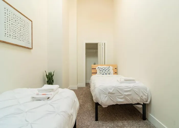 Apartamento Mccormick Place 420 Friendly 3br In Downtown With Optional Parking Sleeps 8 Guests Near Soldier Field, Grant Park And Lakefront Trail Chicago