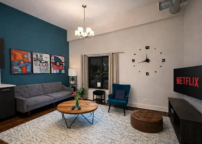 Mccormick Place 420 Friendly 3br In Downtown With Optional Parking Sleeps 8 Guests Near Soldier Field, Grant Park And Lakefront Trail * Chicago
