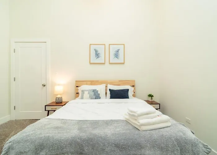 Mccormick Place 420 Friendly 3br In Downtown With Optional Parking Sleeps 8 Guests Near Soldier Field, Grant Park And Lakefront Trail Apartamento