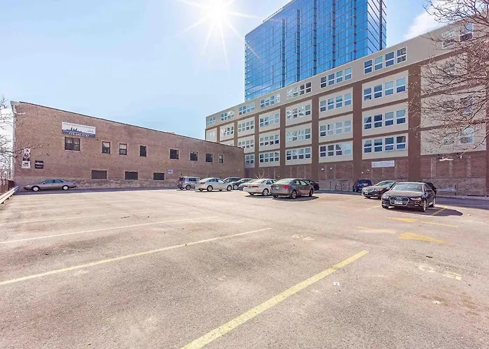 Mccormick Place 420 Friendly 3br In Downtown With Optional Parking Sleeps 8 Guests Near Soldier Field, Grant Park And Lakefront Trail * Chicago